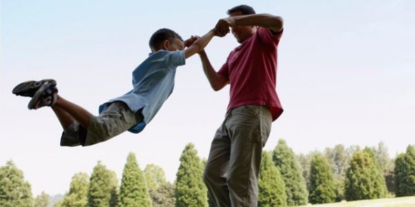 gty_father_son_playing_jef_110617_wg